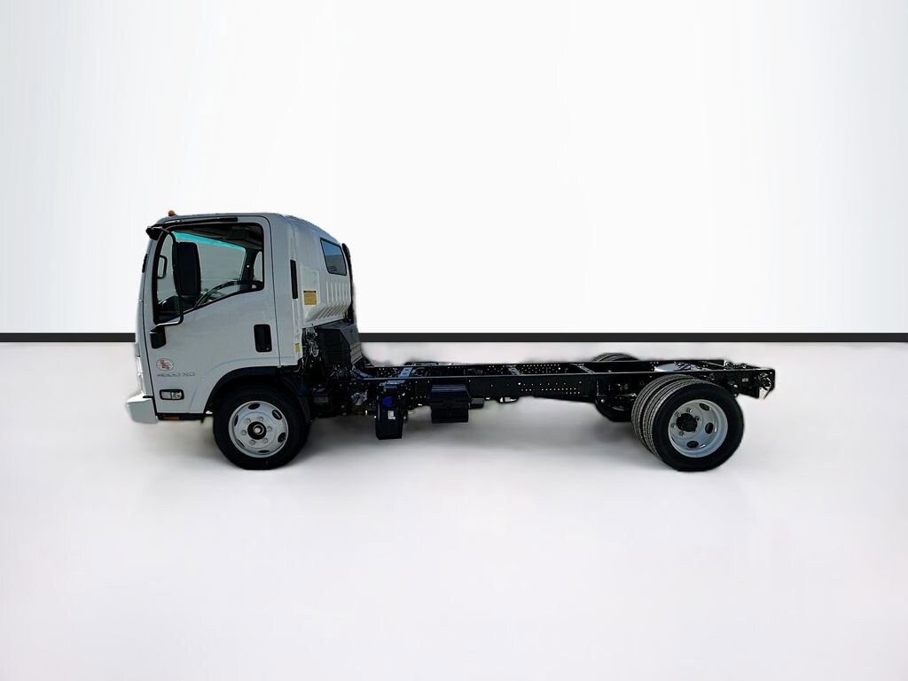 2024 Chevrolet Silverado 4500HD Base photo 4