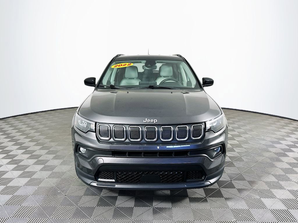 2022 Jeep Compass Latitude photo 2
