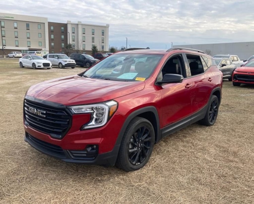 Used 2024 GMC Terrain SLT SUV