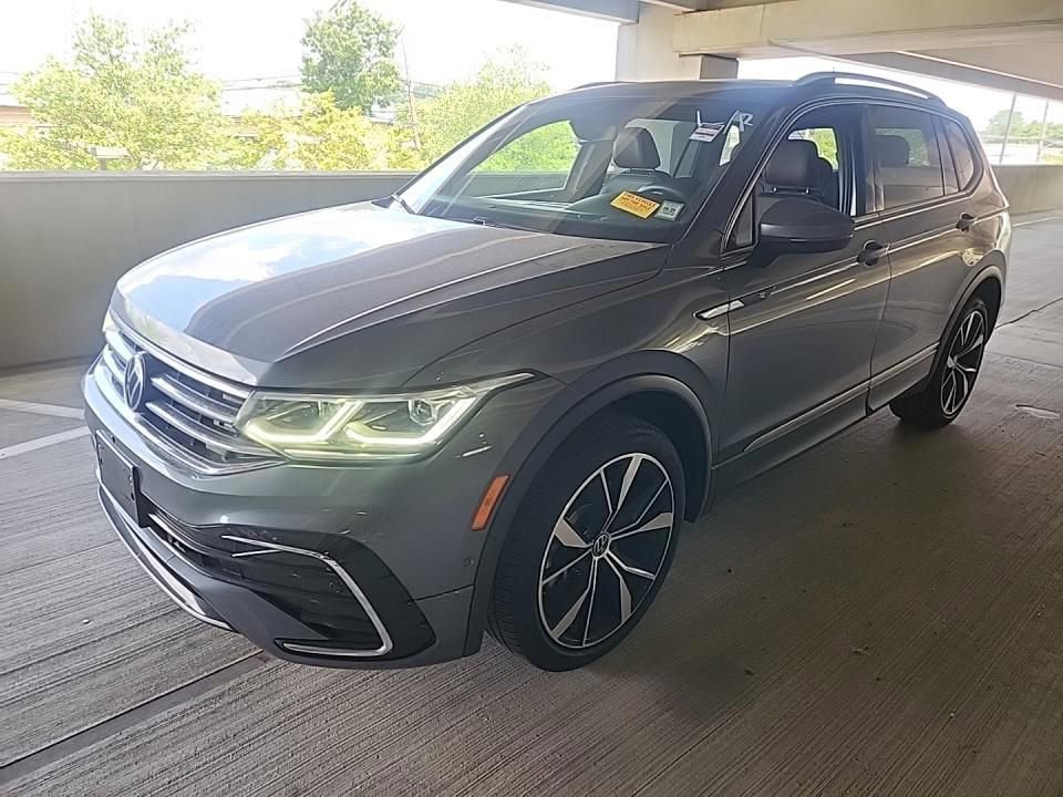 2022 Volkswagen Tiguan SEL Premium R-Line photo 2