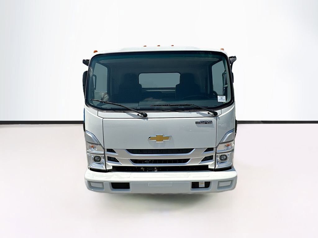 2025 Chevrolet Silverado photo 2