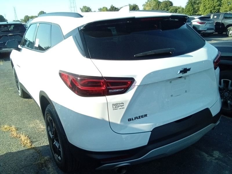 2024 Chevrolet Blazer 2LT photo 2