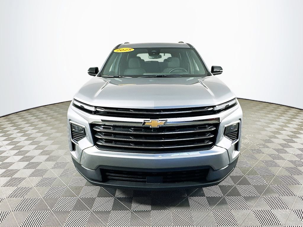 Used 2025 Chevrolet Traverse LT SUV