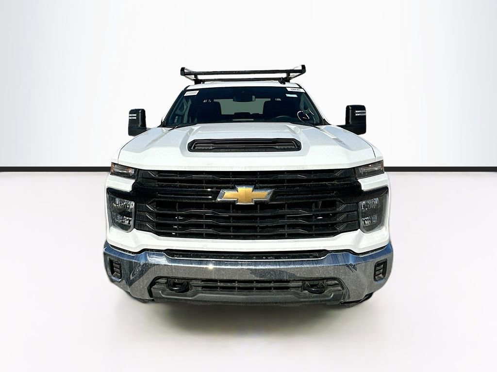 2024 Chevrolet Silverado 2500HD photo 2