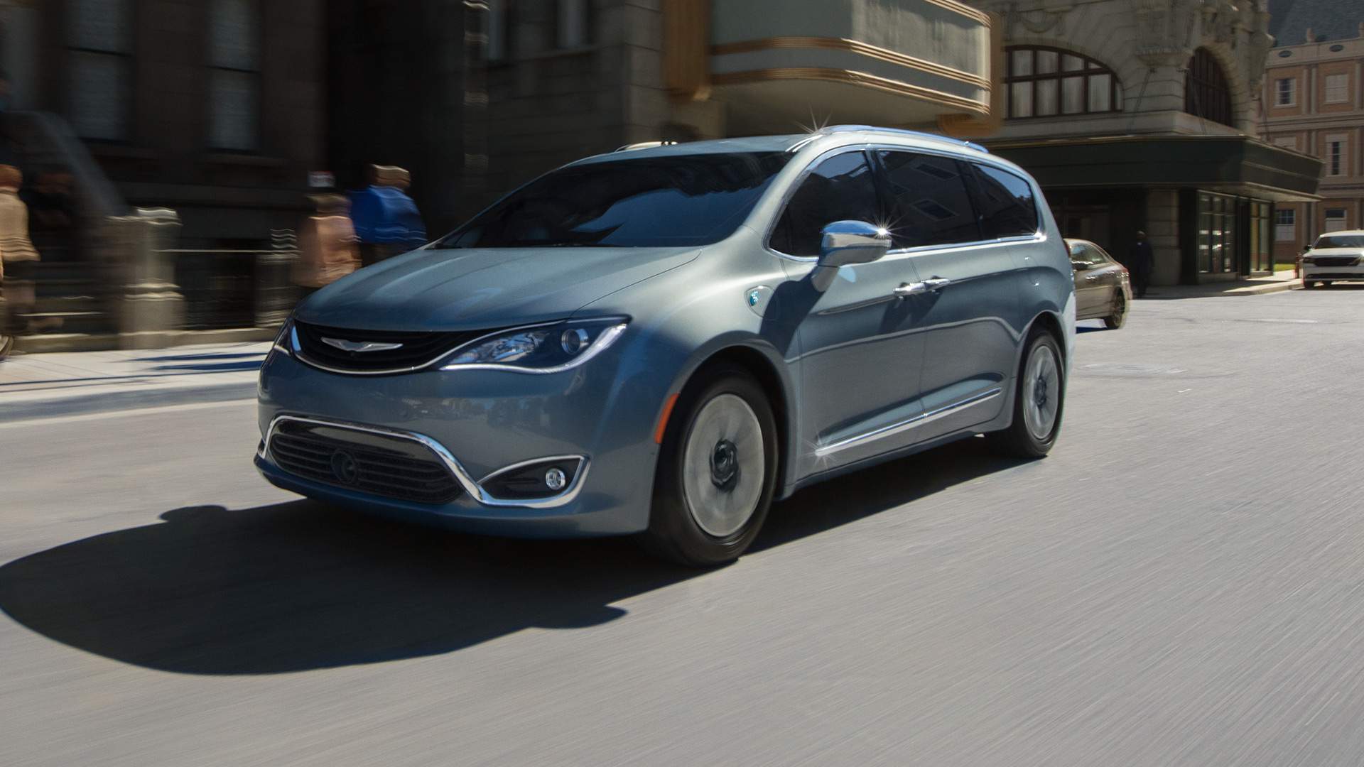 2017 Chrysler Pacifica Hybrid.jpg 2017 Chrysler Pacifica Hybrid