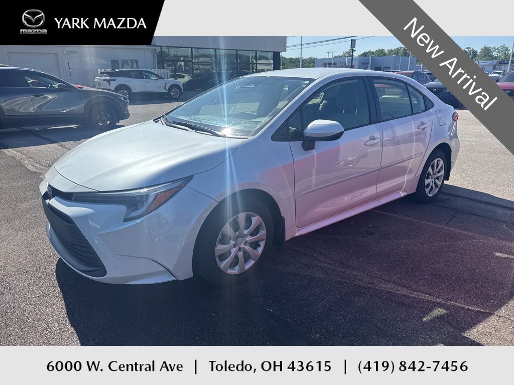 2025 Toyota Corolla LE Hybrid CVT's photo