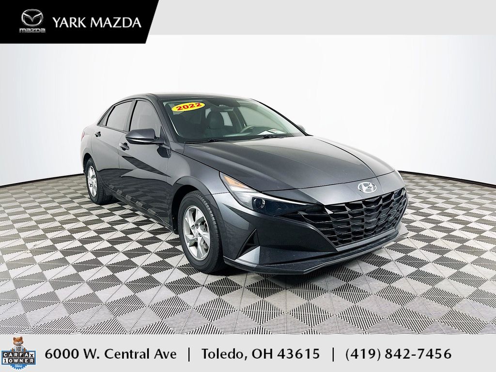 2022 Hyundai Elantra SE
