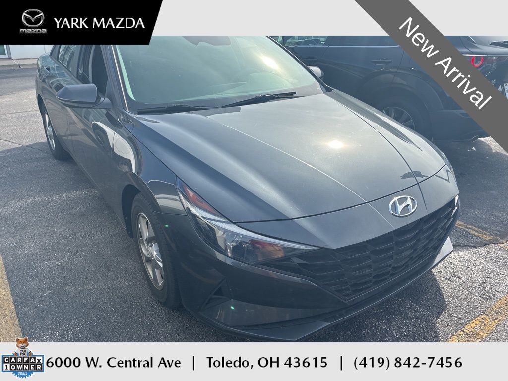 2022 Hyundai Elantra SE