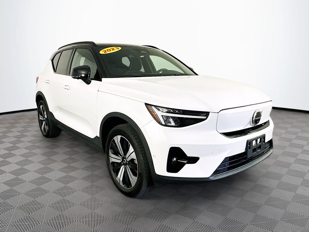 Used 2023 Volvo XC40 Plus with VIN YV4ED3ULXP2983359 for sale in Toledo, OH