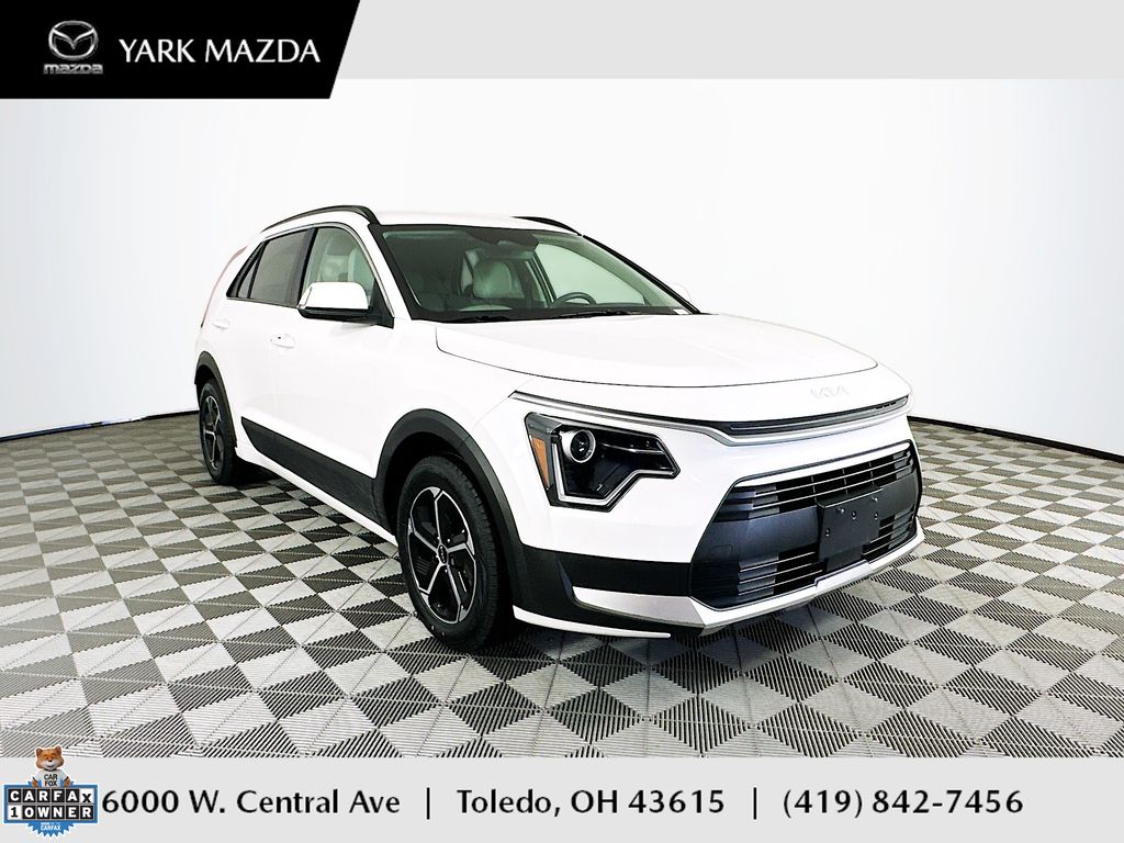 2023 Kia Niro EX's photo