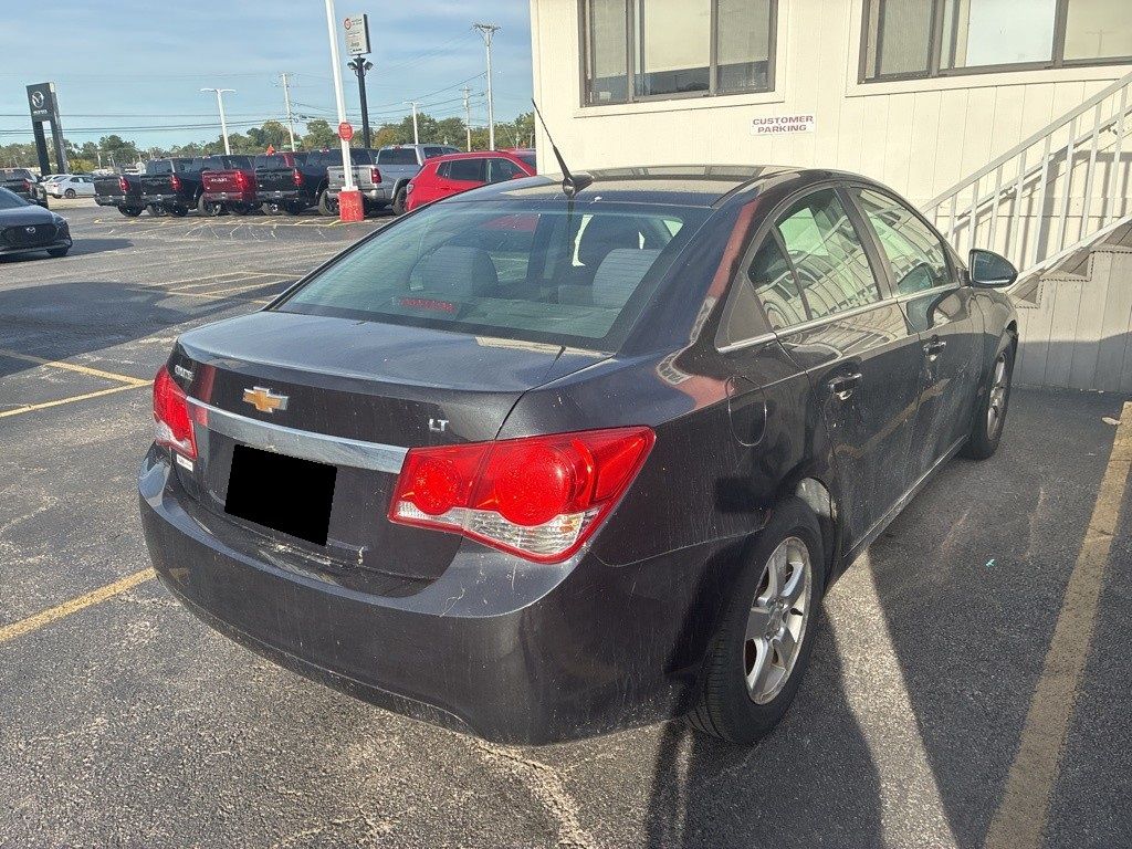 2014 Chevrolet Cruze photo 3