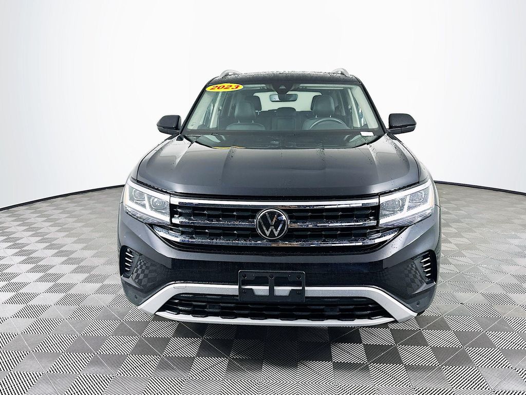 2023 Volkswagen Atlas SEL photo 3