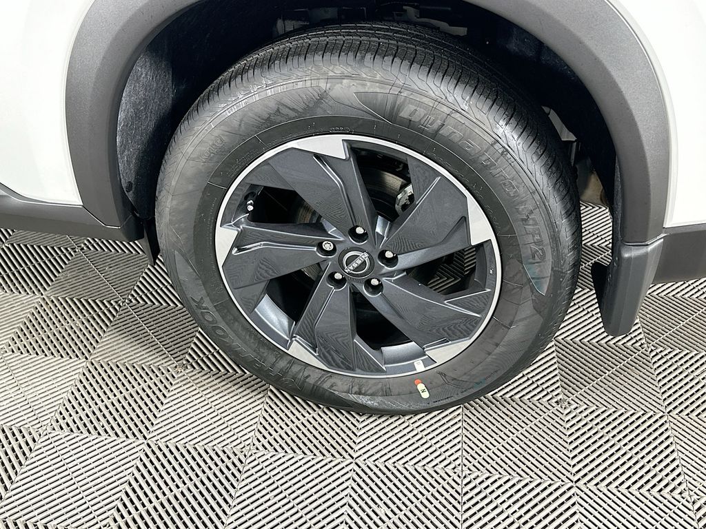 2026 Nissan Rogue SV - Photo 38