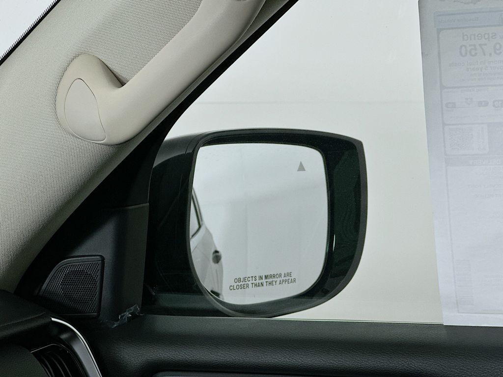 2026 Nissan Armada SV - Photo 24