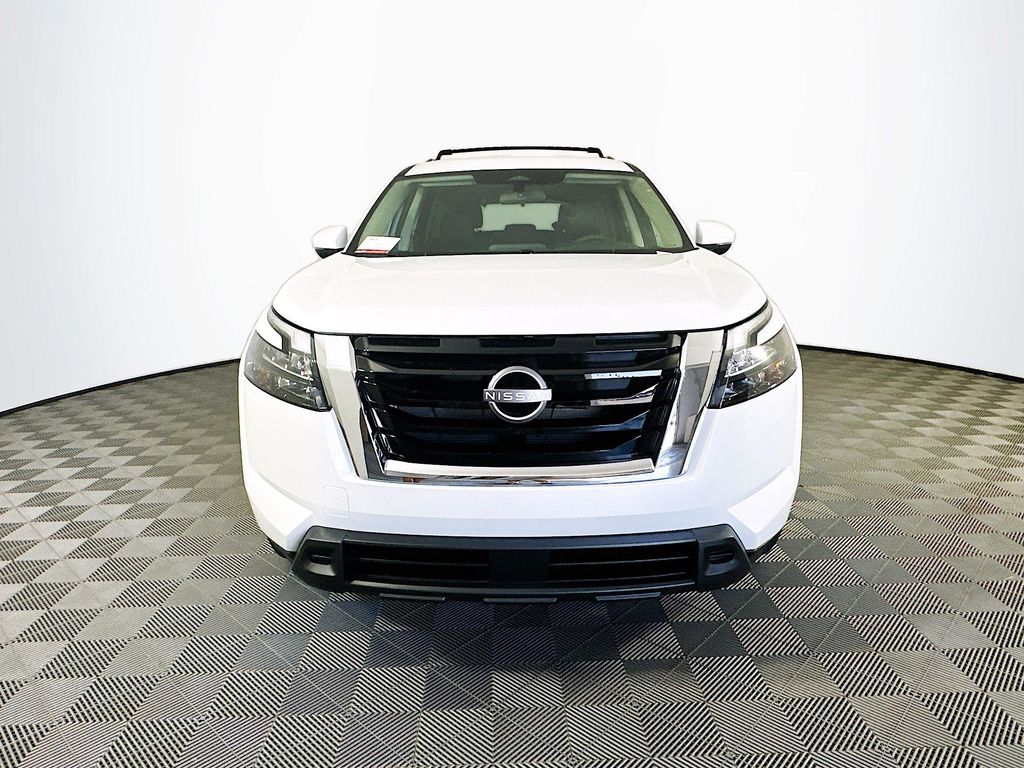 2025 Nissan Pathfinder SV photo 3