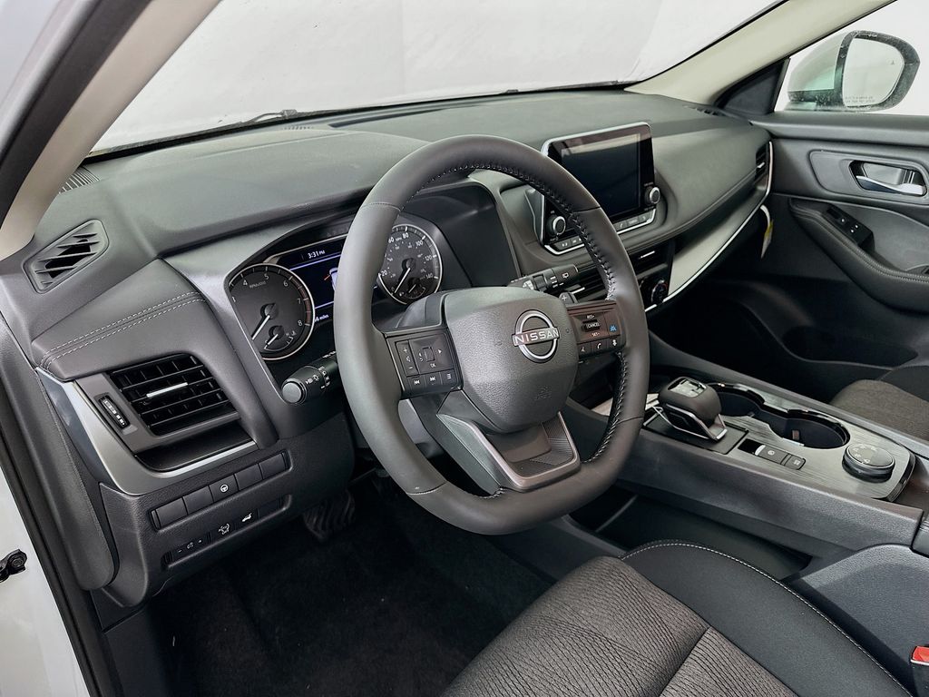 2026 Nissan Rogue SV - Photo 14