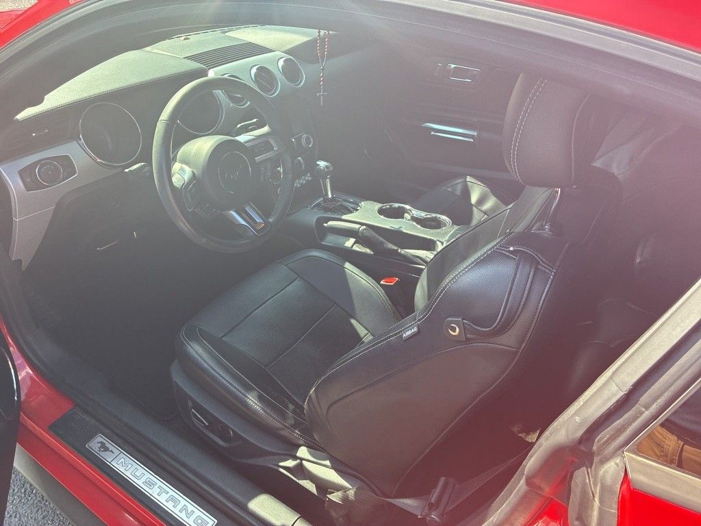 2015 Ford Mustang GT Premium photo 4