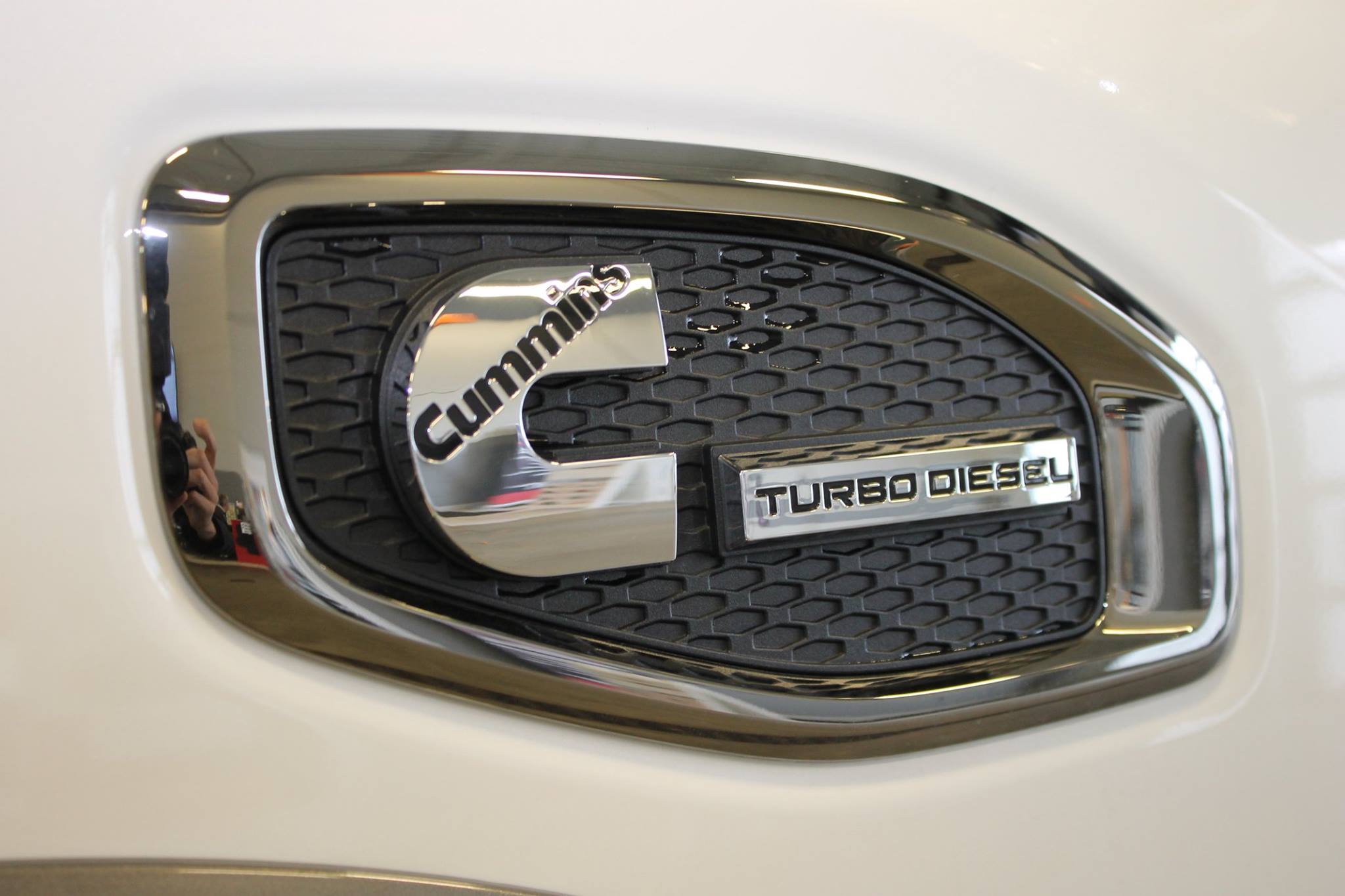 2016 Nissan TITAN XD Cummins Turbo Diesel.jpg