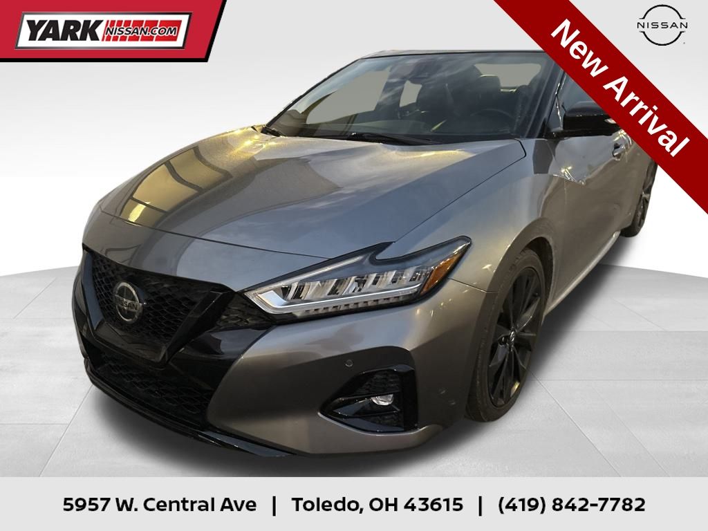 2021 Nissan Maxima SR's photo