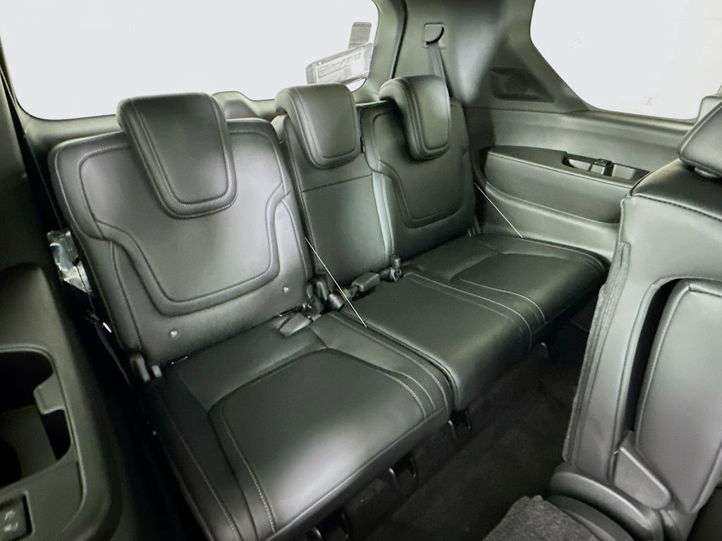 2026 Nissan Armada PRO-4X - Photo 36