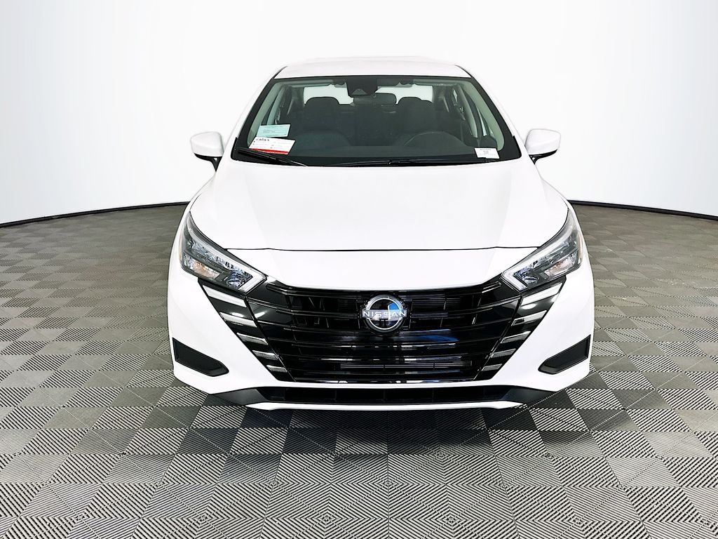 2025 Nissan Versa 1.6 SV photo 2