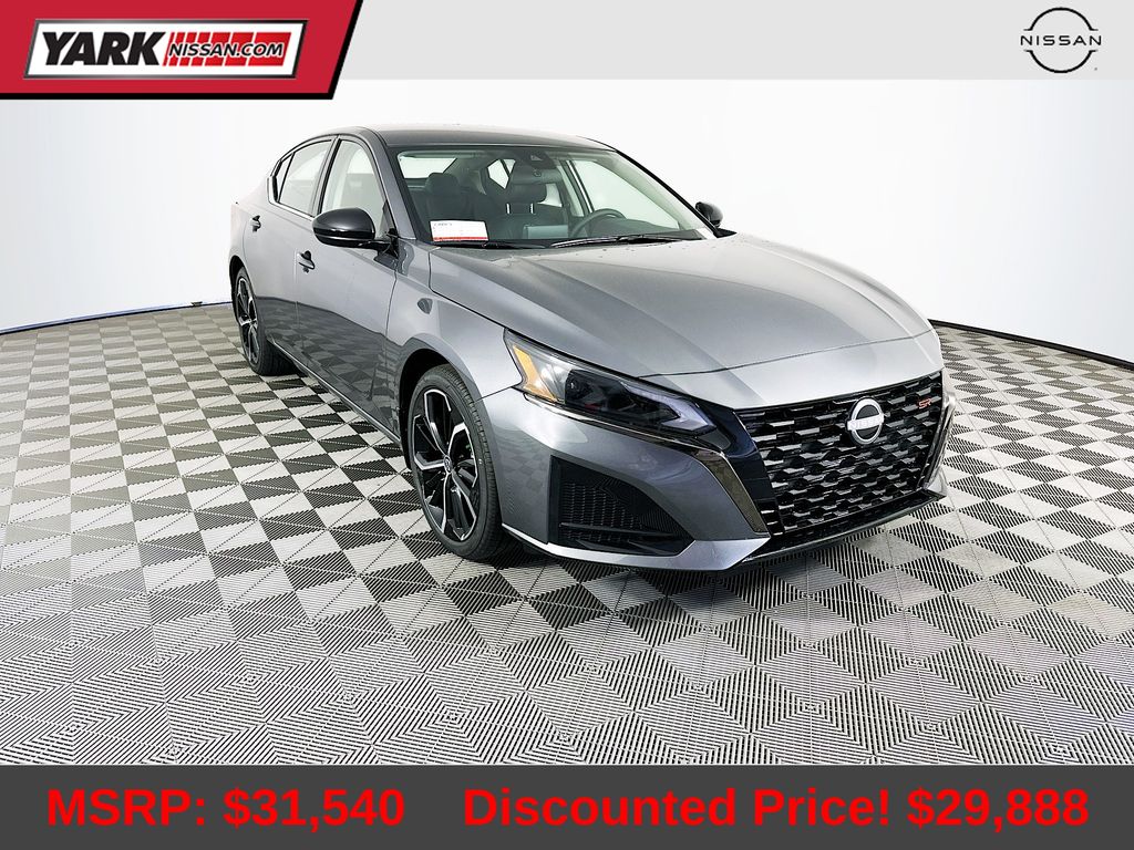 2025 Nissan Altima SR's photo