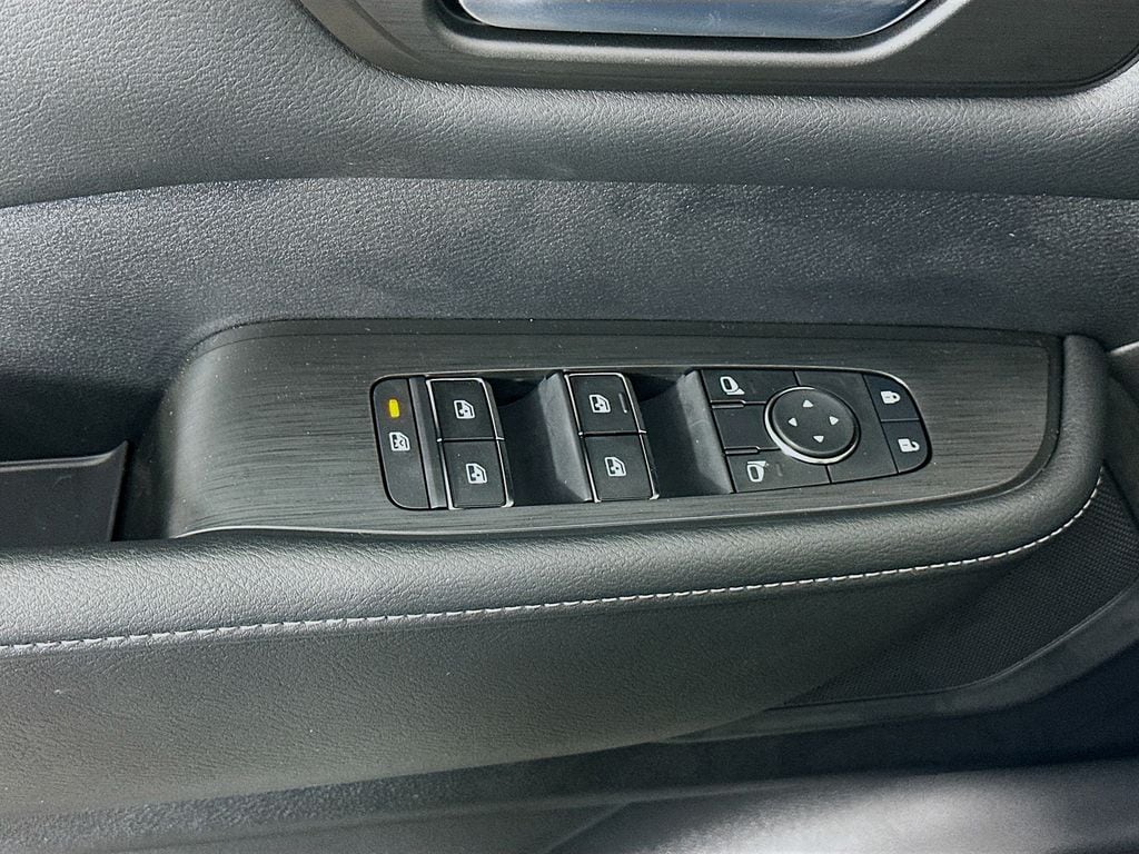 2026 Nissan Armada SV - Photo 23