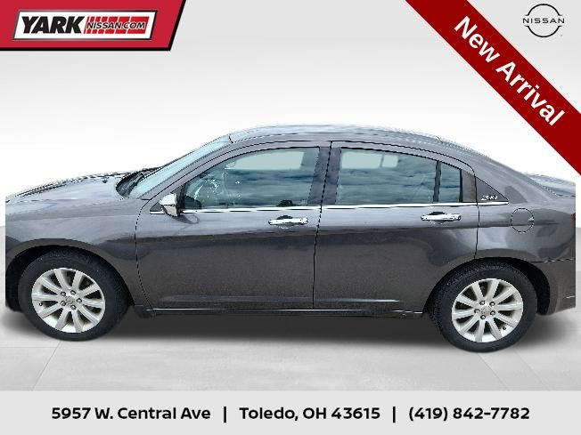 2014 Chrysler 200 Limited's photo