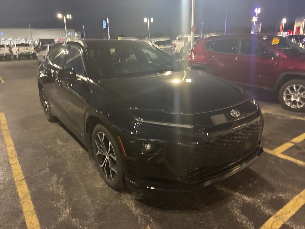 Used 2025 Toyota Crown Signia XLE SUV