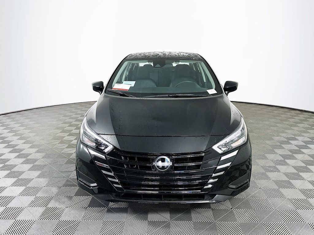 2025 Nissan Versa 1.6 SV photo 2