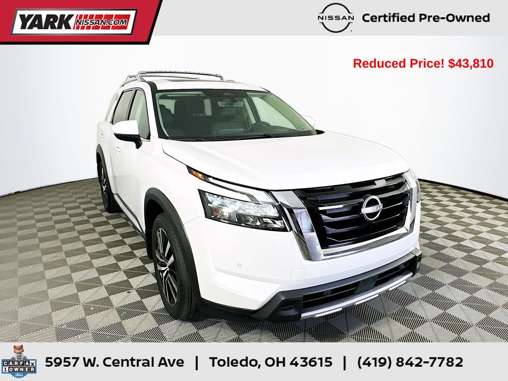 2025 Nissan Pathfinder Platinum 4WD's photo