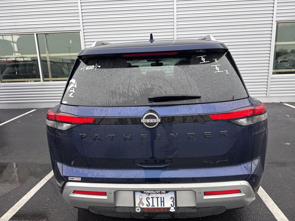 2022 Nissan Pathfinder SL photo 4