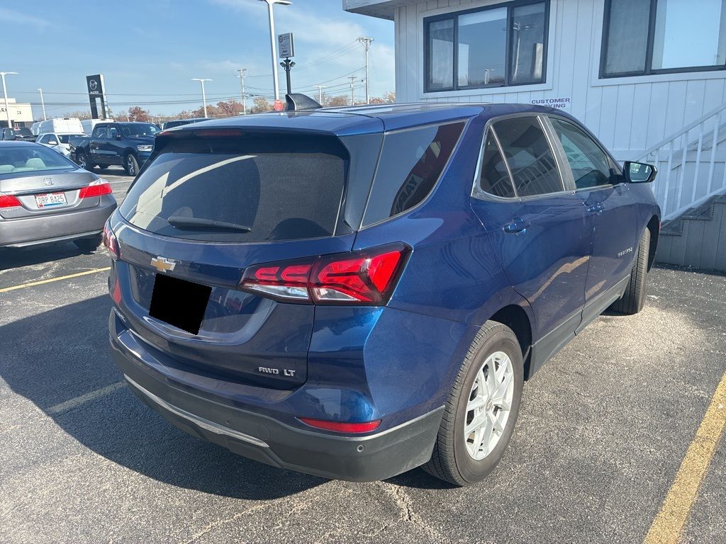 2023 Chevrolet Equinox photo 3