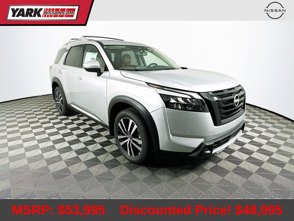 2025 Nissan Pathfinder Platinum's photo