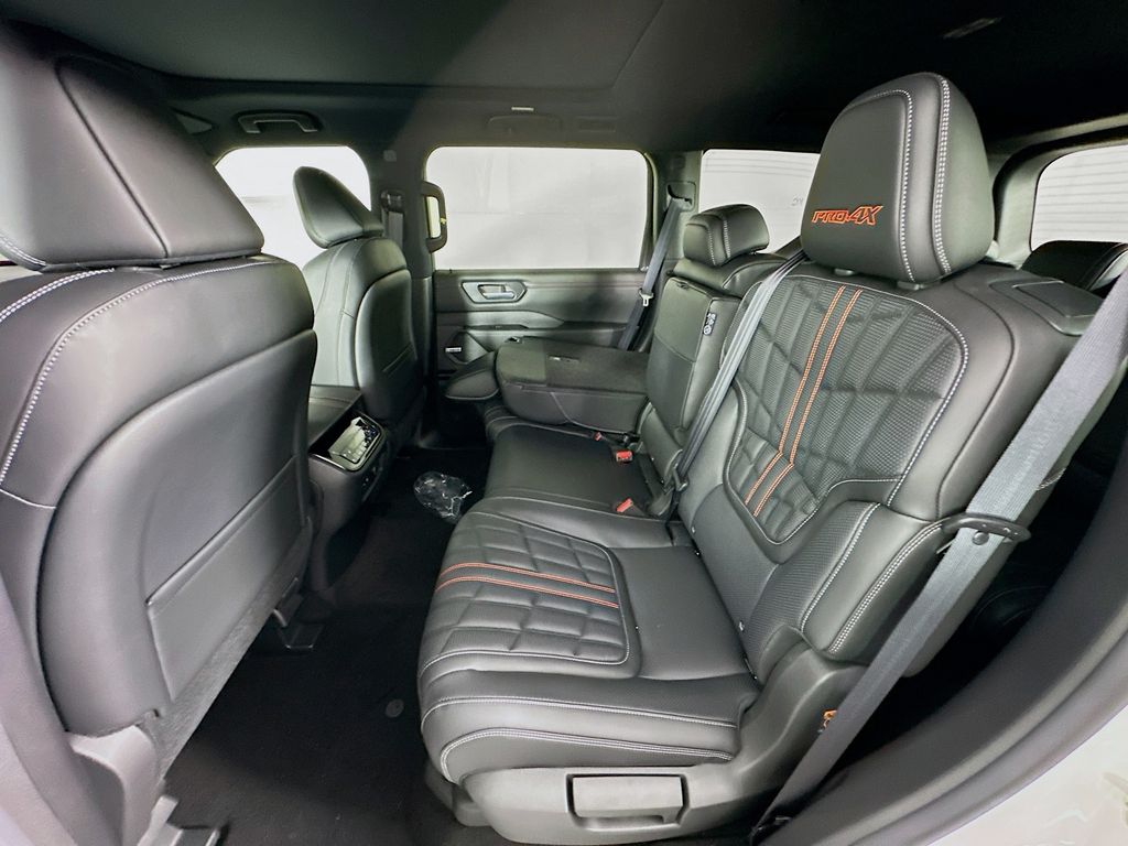 2026 Nissan Armada PRO-4X - Photo 33