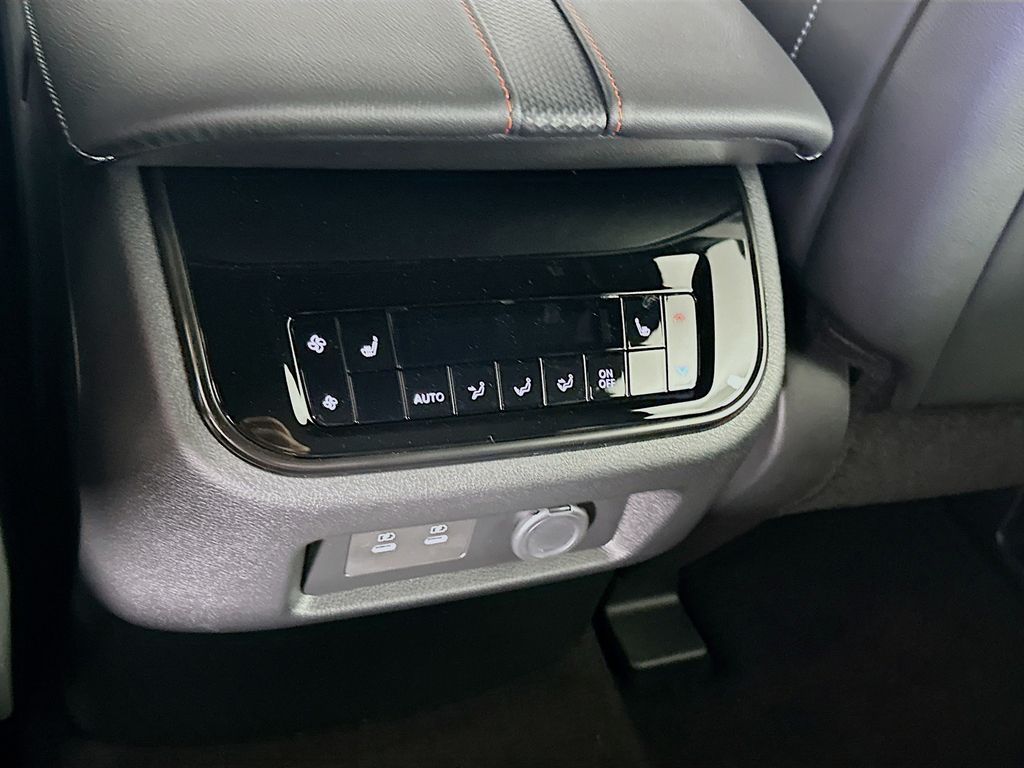 2026 Nissan Armada PRO-4X - Photo 32