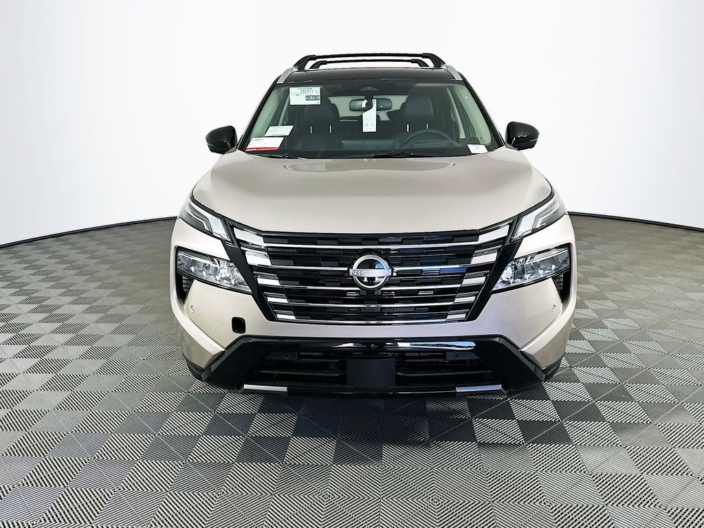 2026 Nissan Rogue Platinum photo 2
