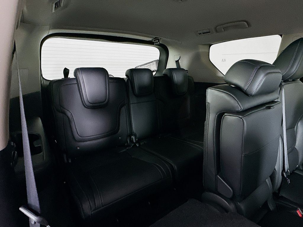 2026 Nissan Armada SV - Photo 33