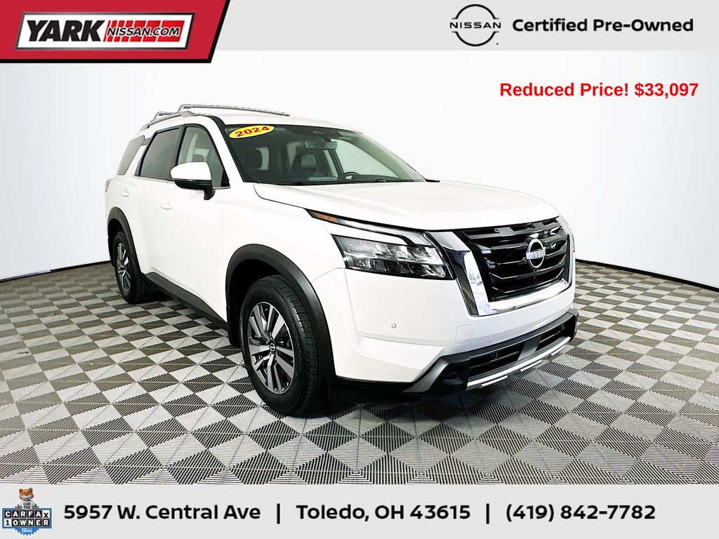 2024 Nissan Pathfinder SL 4WD's photo