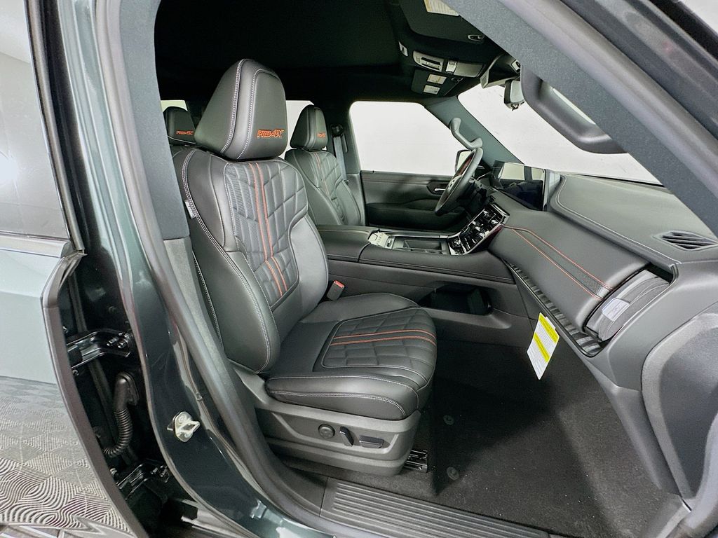 2026 Nissan Armada PRO-4X - Photo 36