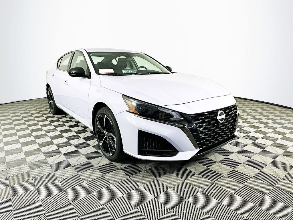 New 2025 Nissan Altima SR Sedan