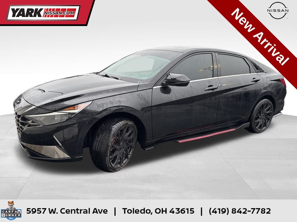 2022 Hyundai Elantra SEL's photo