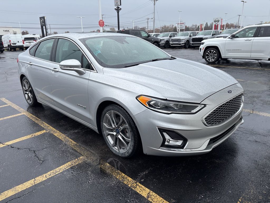 2019 Ford Fusion Hybrid Titanium photo 2