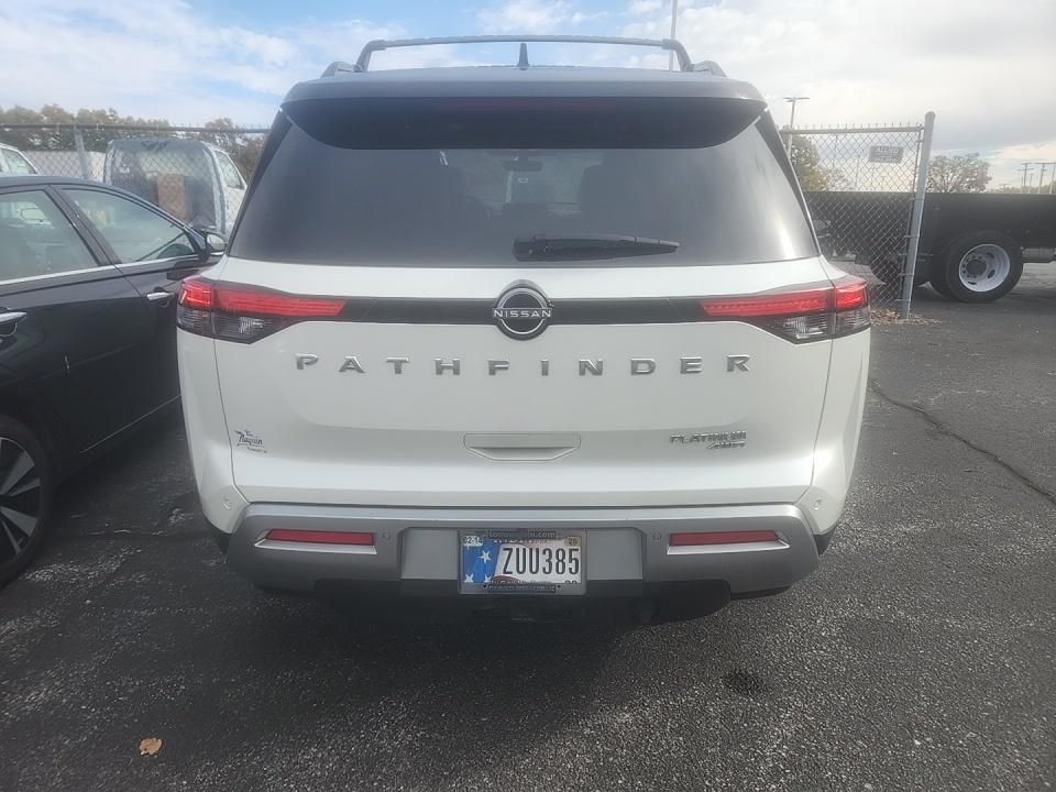 2023 Nissan Pathfinder Platinum photo 3