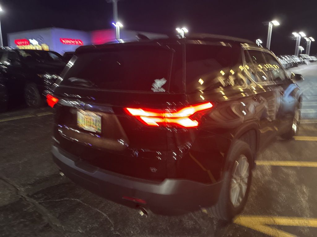 2023 Chevrolet Traverse Leather photo 2