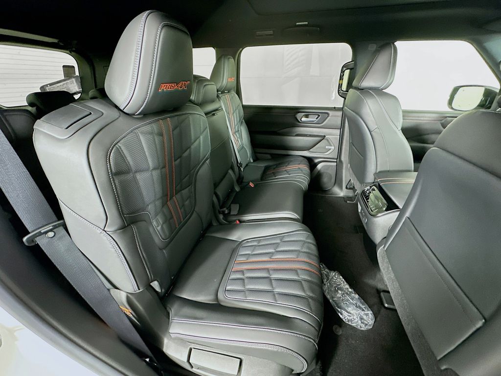2026 Nissan Armada PRO-4X - Photo 37
