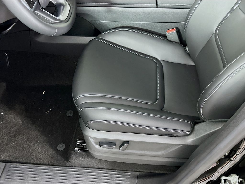 2026 Nissan Armada SV - Photo 26