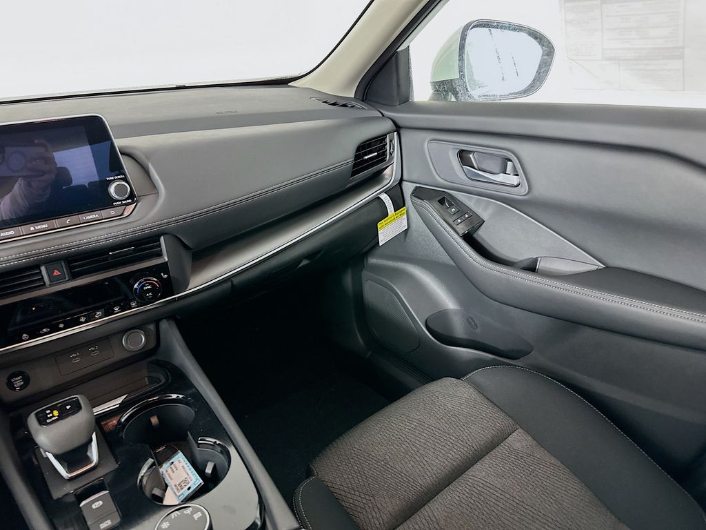 2026 Nissan Rogue SV - Photo 30