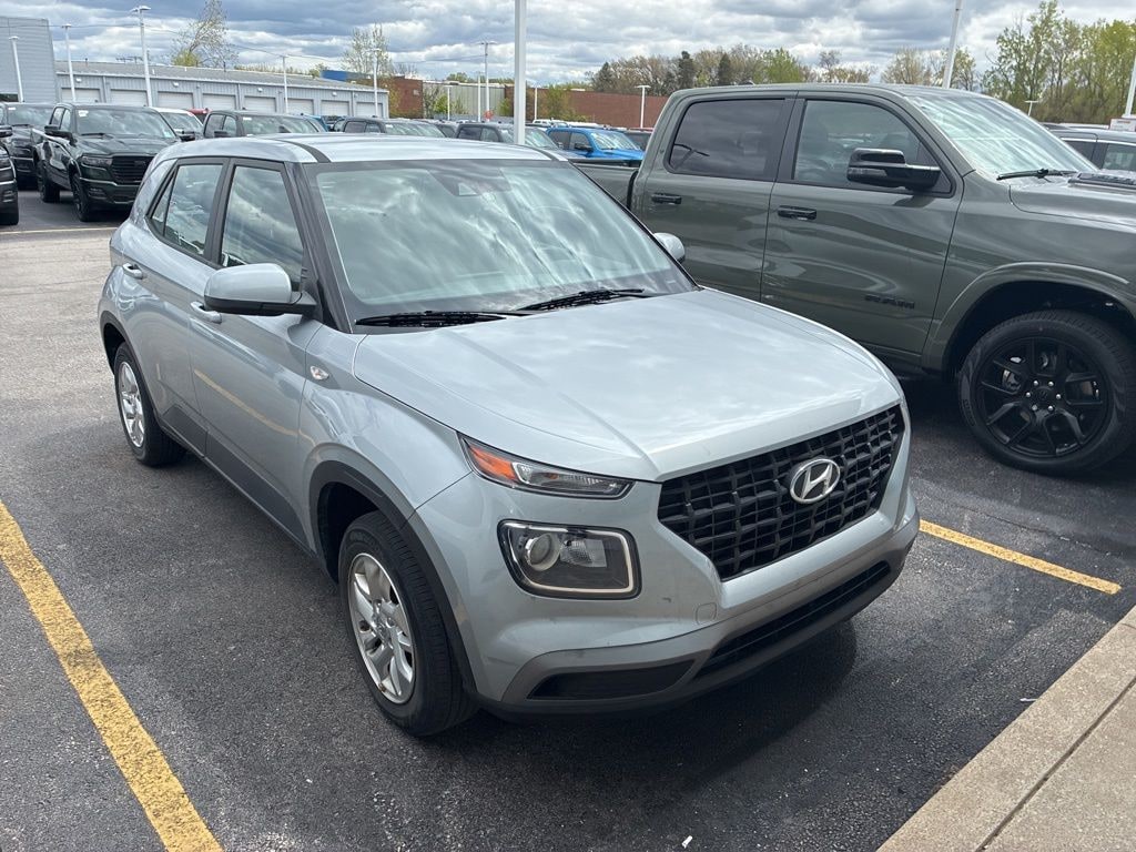 Used 2022 Hyundai Venue SE SUV