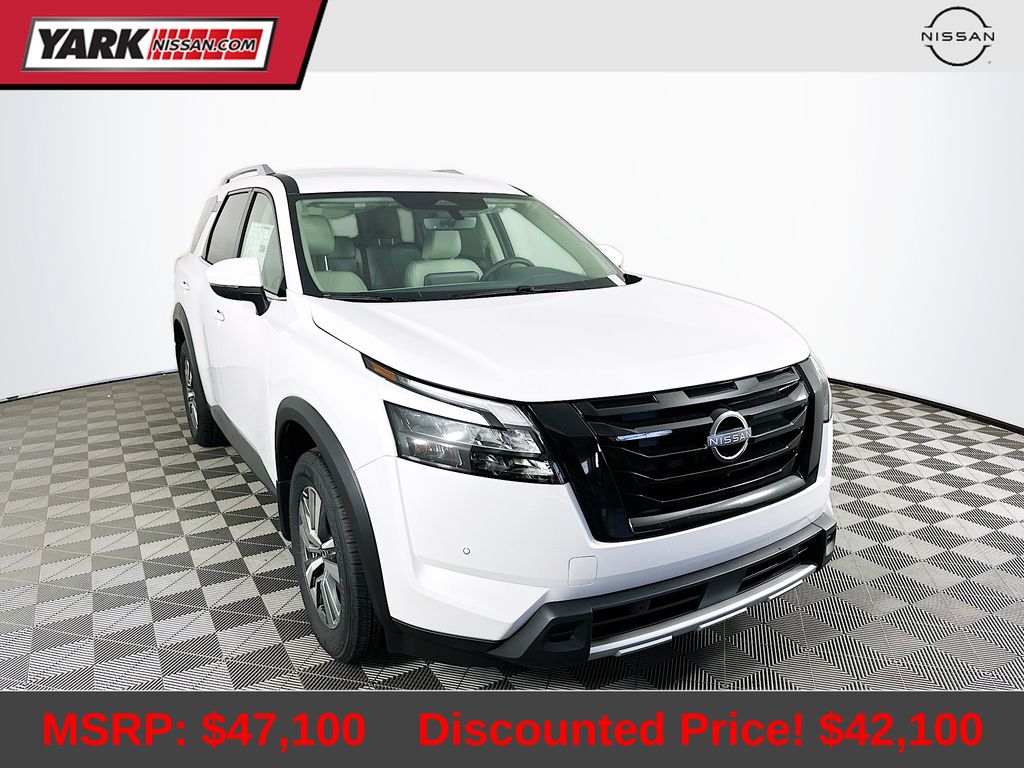 2025 Nissan Pathfinder SL's photo